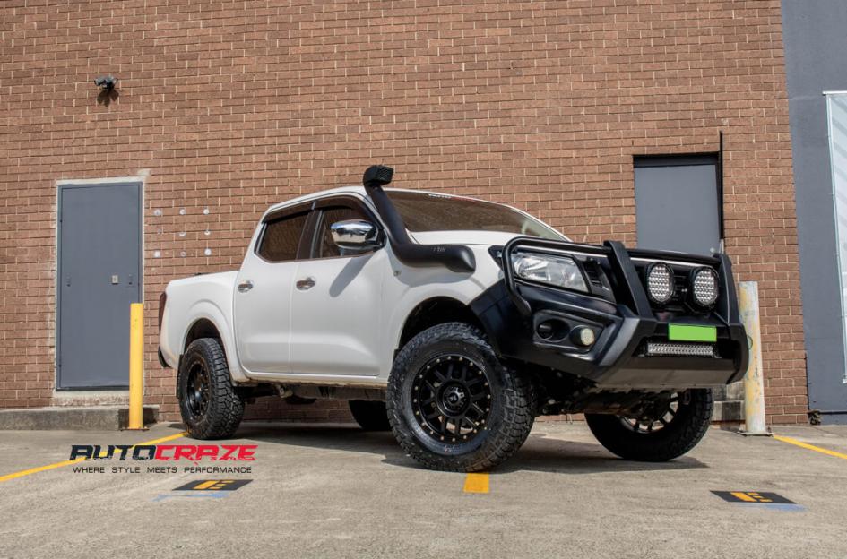 NISSAN-NAVARA-TREMOR-SATIN-BLACK